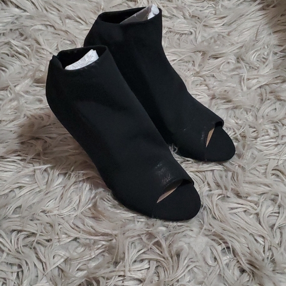 Peep toe booties - Picture 2 of 3